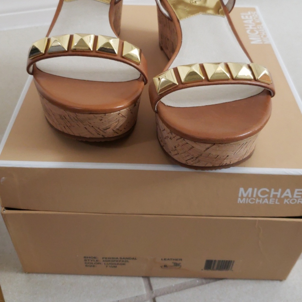 Sandals - Picture 2 of 5